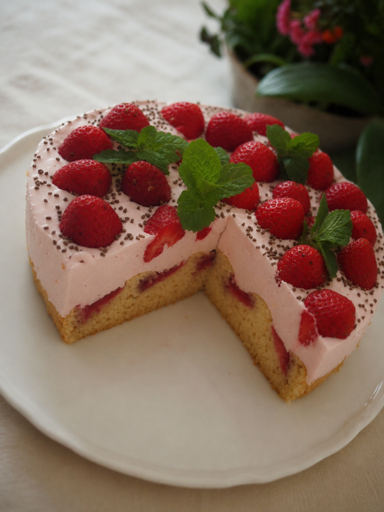 Proteinowy torcik kokosowo-truskawkowy low carb